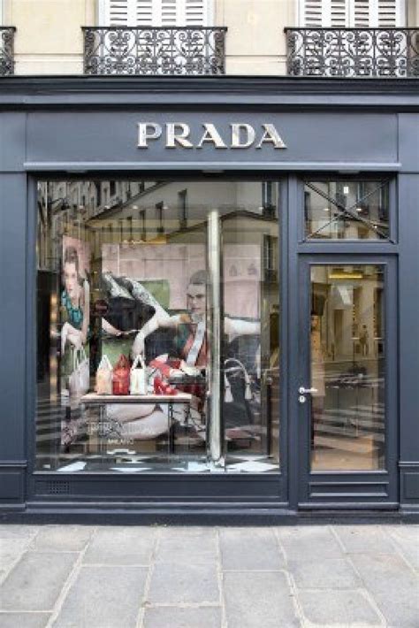 prada paris store